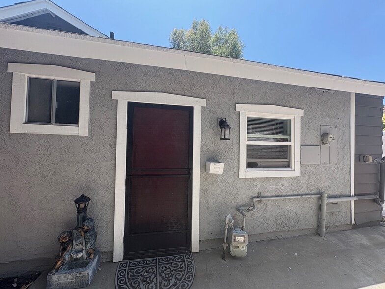 Building Photo - 28409 Victoria Rd