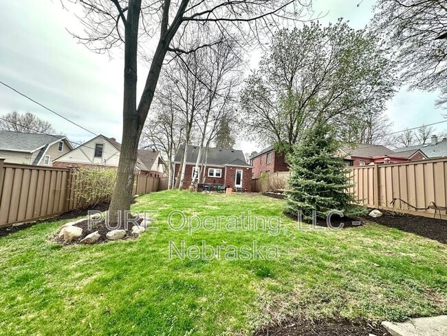 Building Photo - 5120 Franklin St