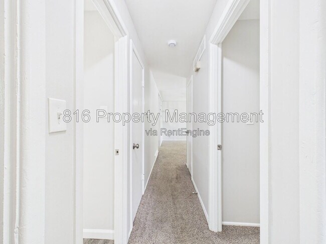 Building Photo - 8511 Crystal Ave