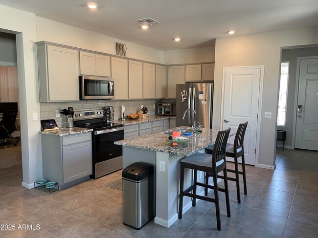 Building Photo - 17376 W Paraiso Ln