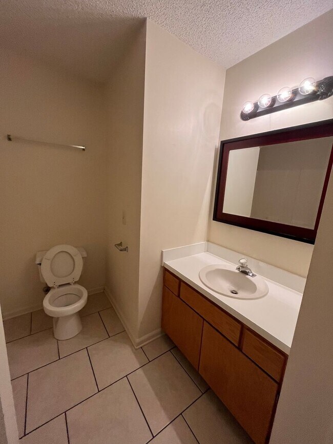 Building Photo - 441 AdmiralsWalk Dr