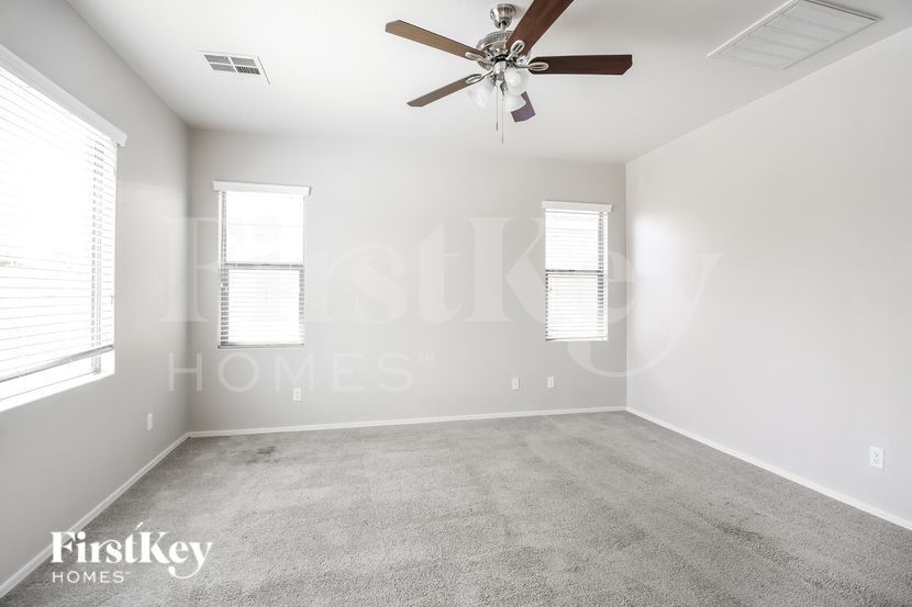 Building Photo - 4191 E Velasco St