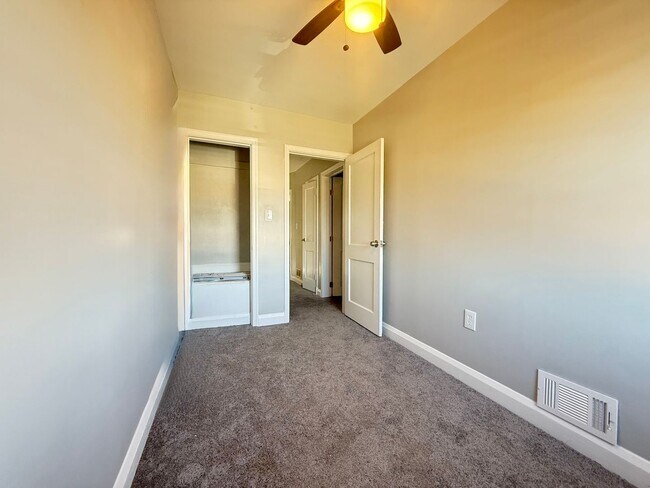 Building Photo - Three Bedroom home in Dundalk