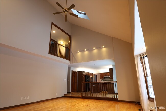 Building Photo - 40 Vassar Dr