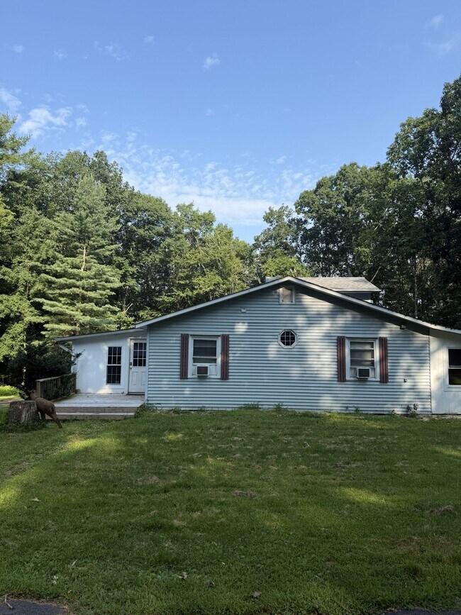 Building Photo - 300 Klinger Hill Rd
