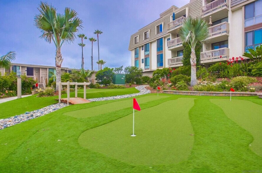 Building Photo - 999 N Pacific St