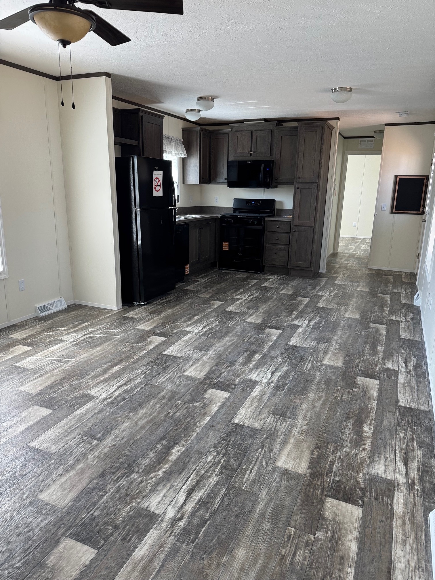 Building Photo - 10 Saratoga Dr