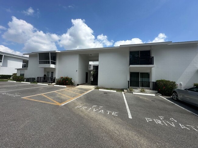Building Photo - 2 Bedroom 2 Bathroom in Winter Haven