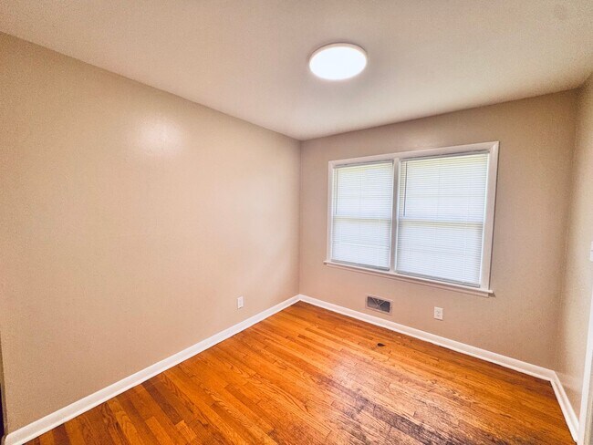 Building Photo - 113 Hydaway Dr