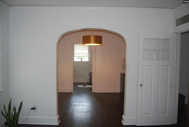 Building Photo - 1527 Gladden St