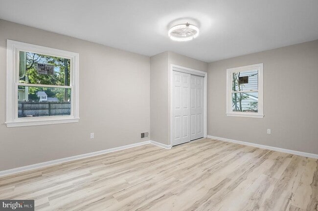 Building Photo - 4223 Avon Dr