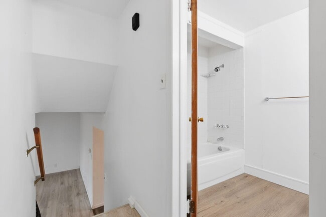 Building Photo - 6382 Houghten Dr