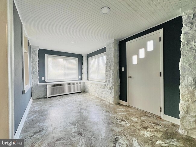 Building Photo - 288 Hoffmansville Rd