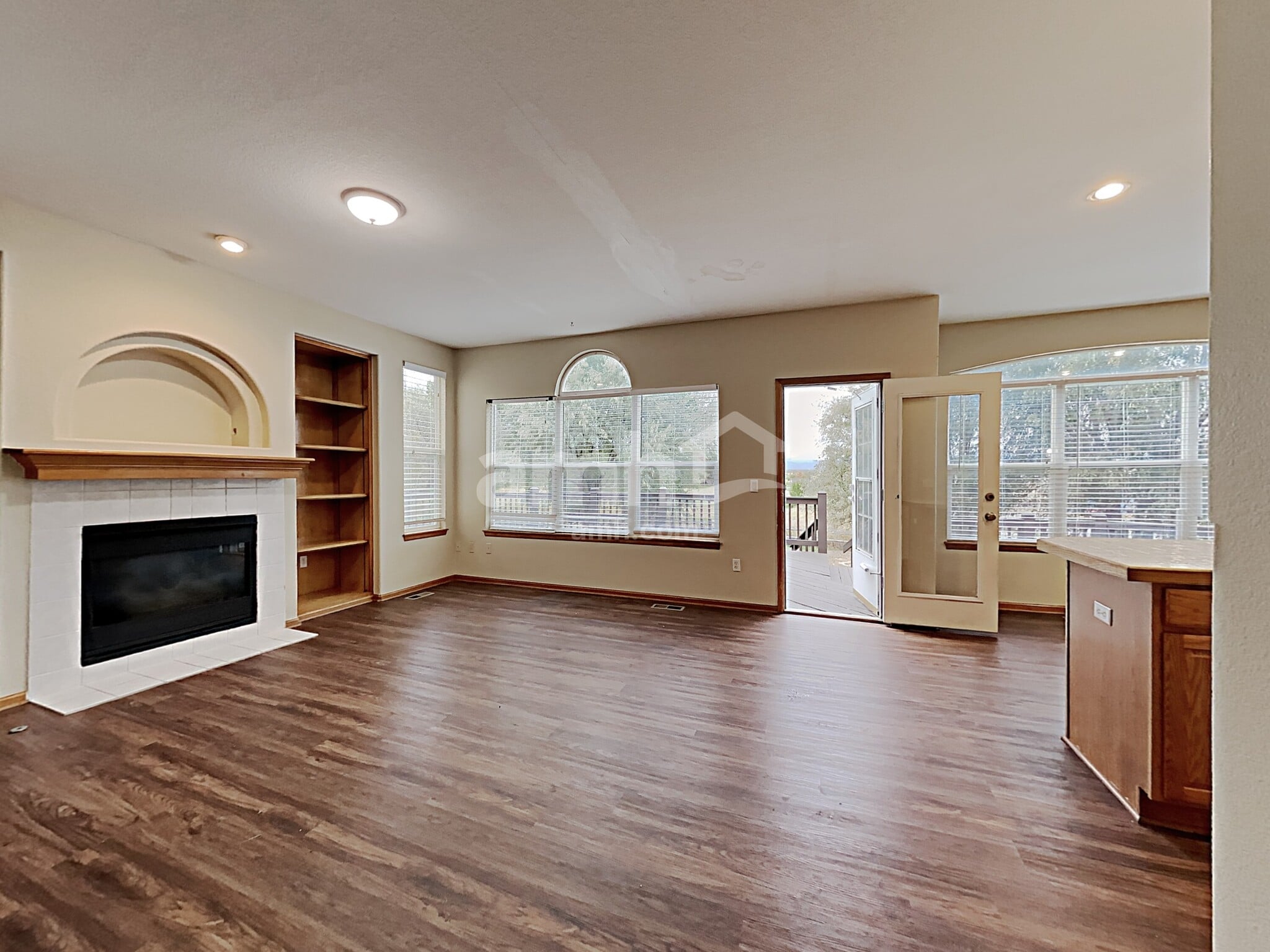 Building Photo - 1212 E 135th Pl