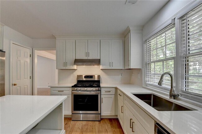 Building Photo - 6535 Ganton Dr