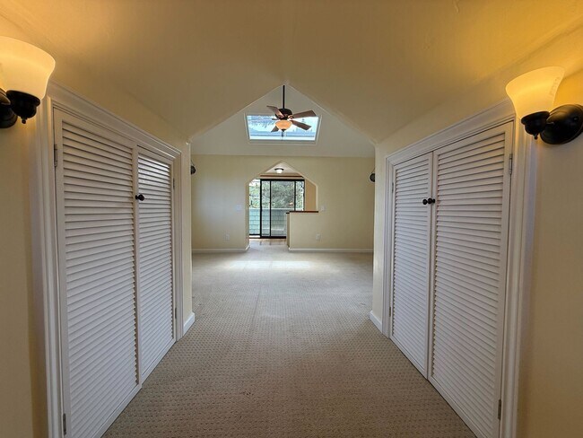 Building Photo - Fantastic Home in New Monterey Near DLI