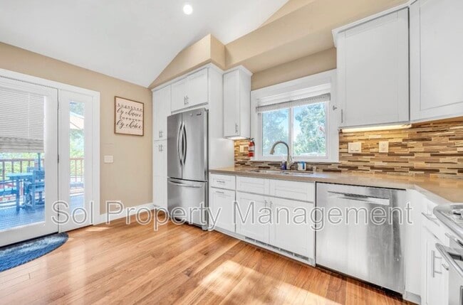 Building Photo - 20800 Locust Dr