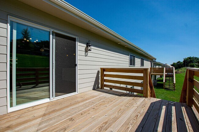 Building Photo - 358-S400 N Allen Street