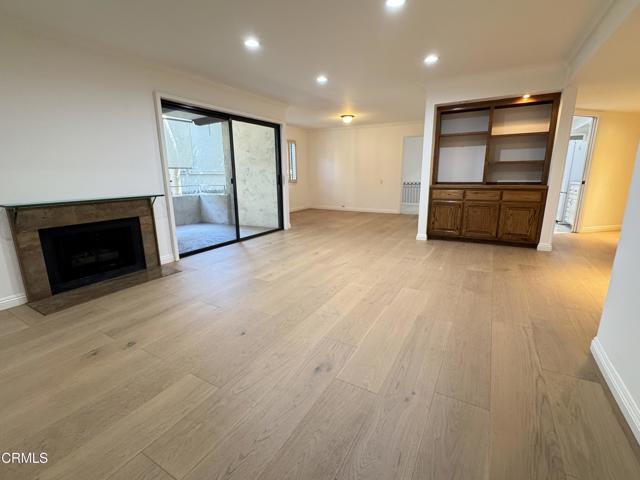 Building Photo - 534 N Oak Knoll Ave