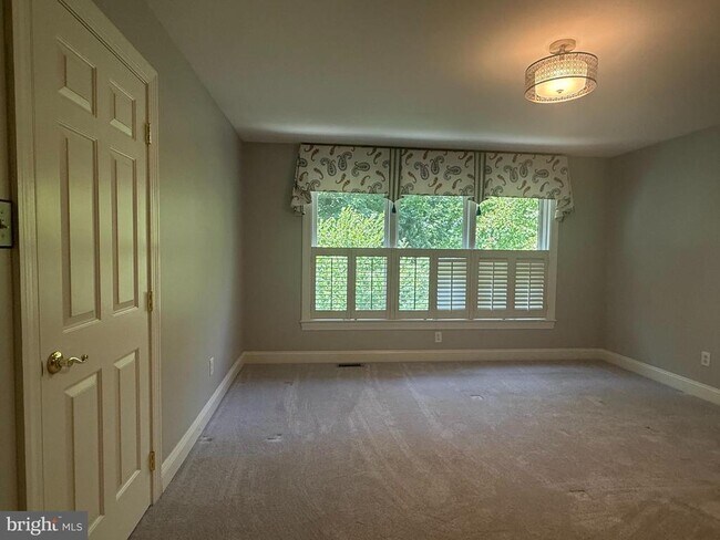 Building Photo - 1714 Hickory Hill Rd