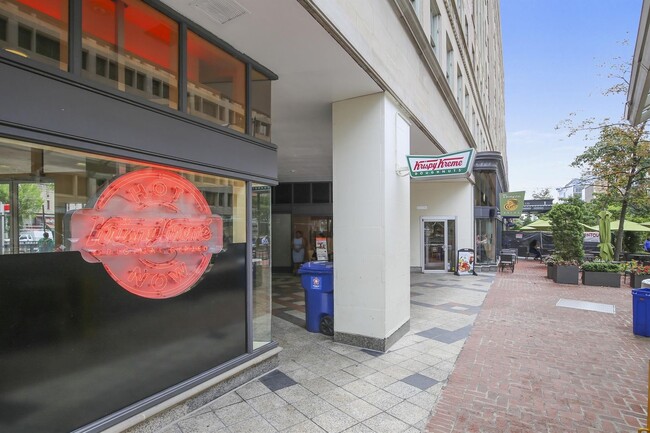 Building Photo - DC Studio in "Old City"  - Furnished!! Murphy bed & small sofa.