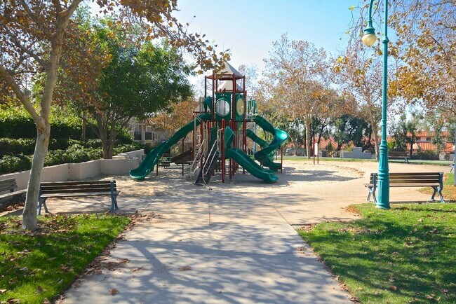 Building Photo - 61 Gaviota