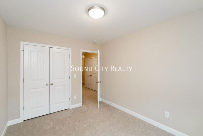 Building Photo - 1408-B Straightway Ave-