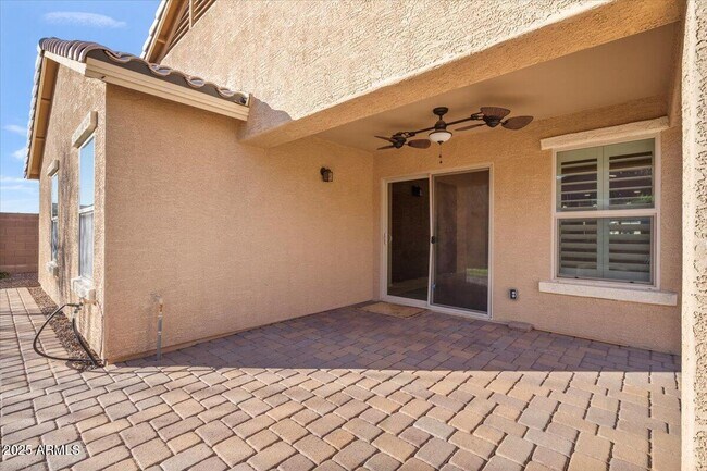 Building Photo - 2009 E Lindrick Dr