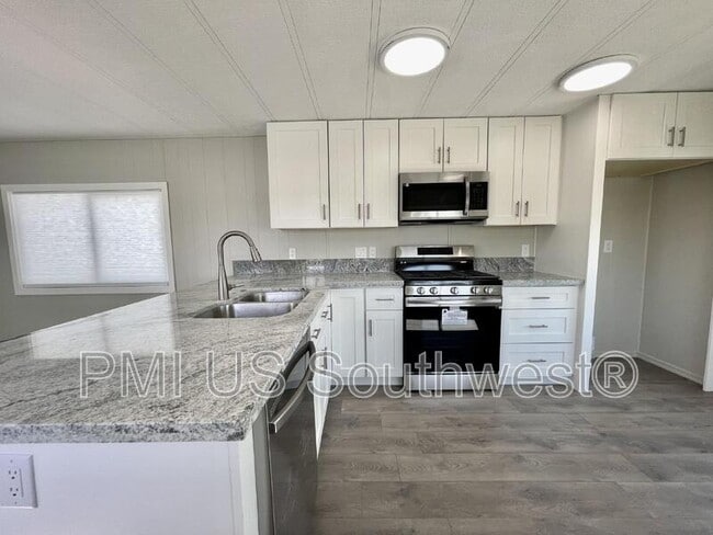 Building Photo - 437 Riverfront Dr