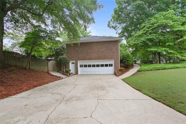 Building Photo - 1445 Land O Lakes Dr
