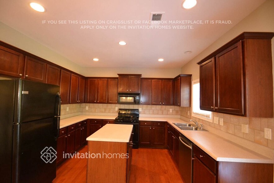 Building Photo - 5372 Heyward Pl SW