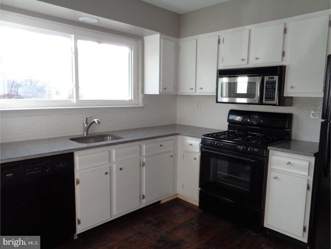 Building Photo - 101 Greenridge Cir