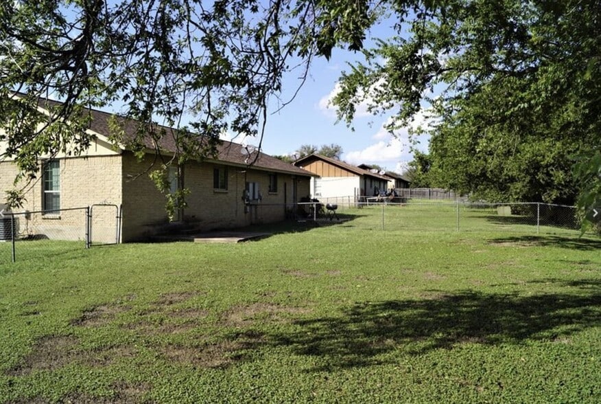 Building Photo - 101 Stubblefield Dr