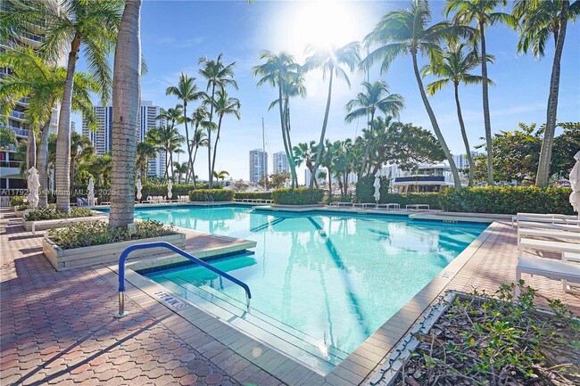 Building Photo - 3610 Yacht Club Dr