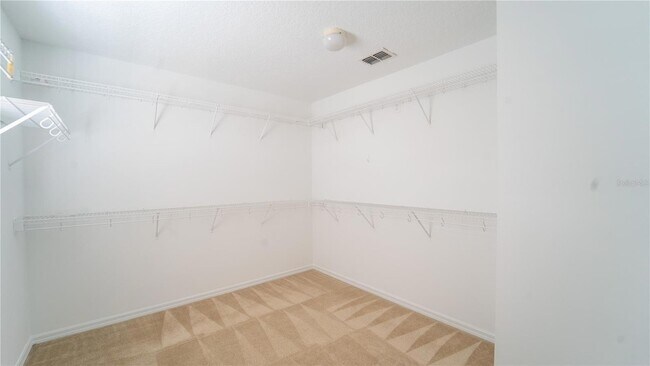 Building Photo - 2264 Hillshire Dr