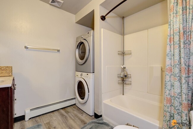 Building Photo - Fully Furnished 3BR Home | Prime Location for JBER & UMED