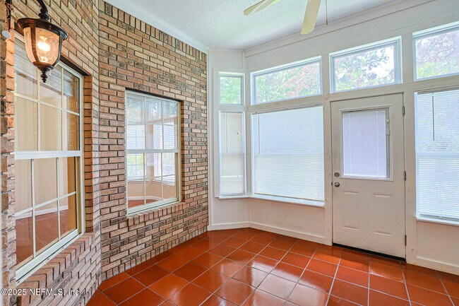 Building Photo - 1561 Stonebriar Rd