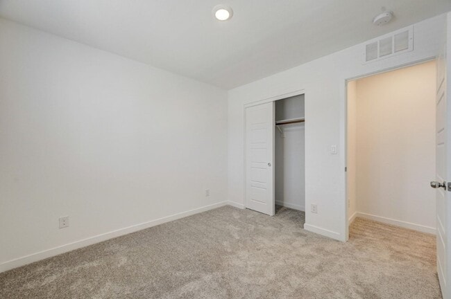 Building Photo - 10772 Paget Ct