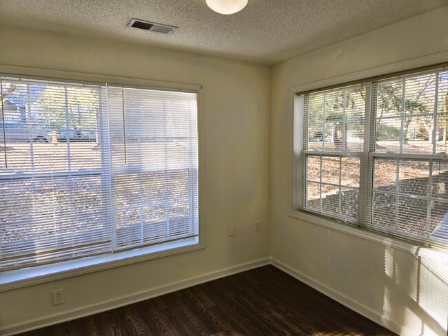 Building Photo - "Spacious 1391 Sq Ft Condo in Raleigh's Pr...