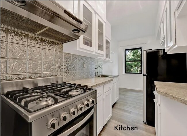 Kitchen - 130 Bay Ridge Pky