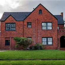 Building Photo - 4704 Chenevert St