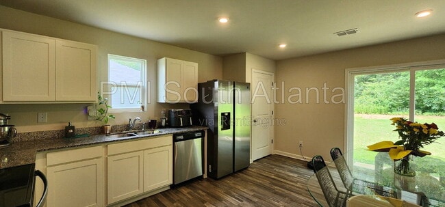 Building Photo - 116 Dogwood Ln