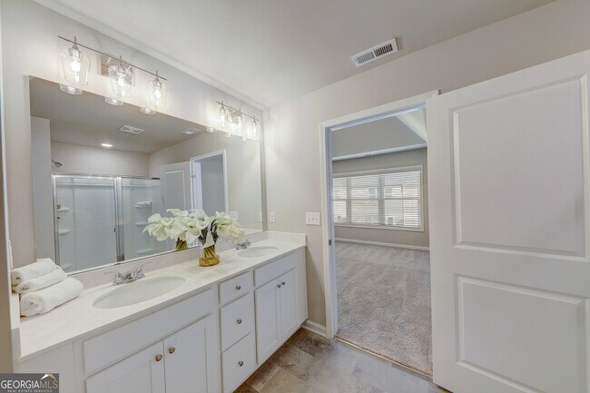 Building Photo - 43 Cobalt Ln