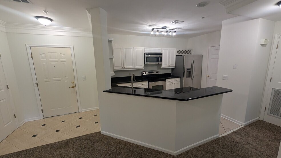 Building Photo - 3334 Peachtree Rd NE