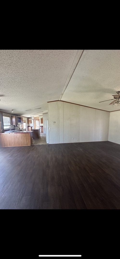 Building Photo - 3 Bed/2 Bath House
