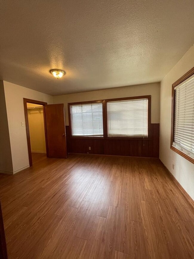 Building Photo - P7-108 Austin St, Kyle TX 78640
