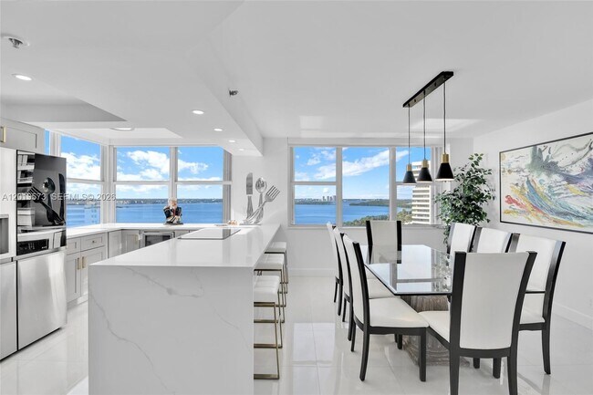 Building Photo - 5200 N Ocean Dr