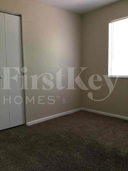 Building Photo - 8634 Lighthorse Dr