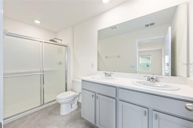 Building Photo - 8247 SW 67th Ave
