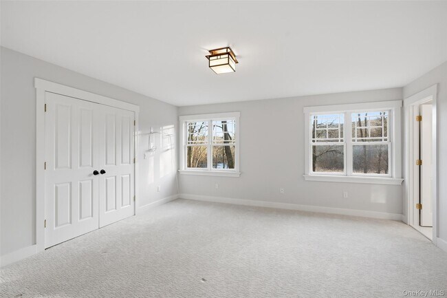 Building Photo - 16 Old Post Rd